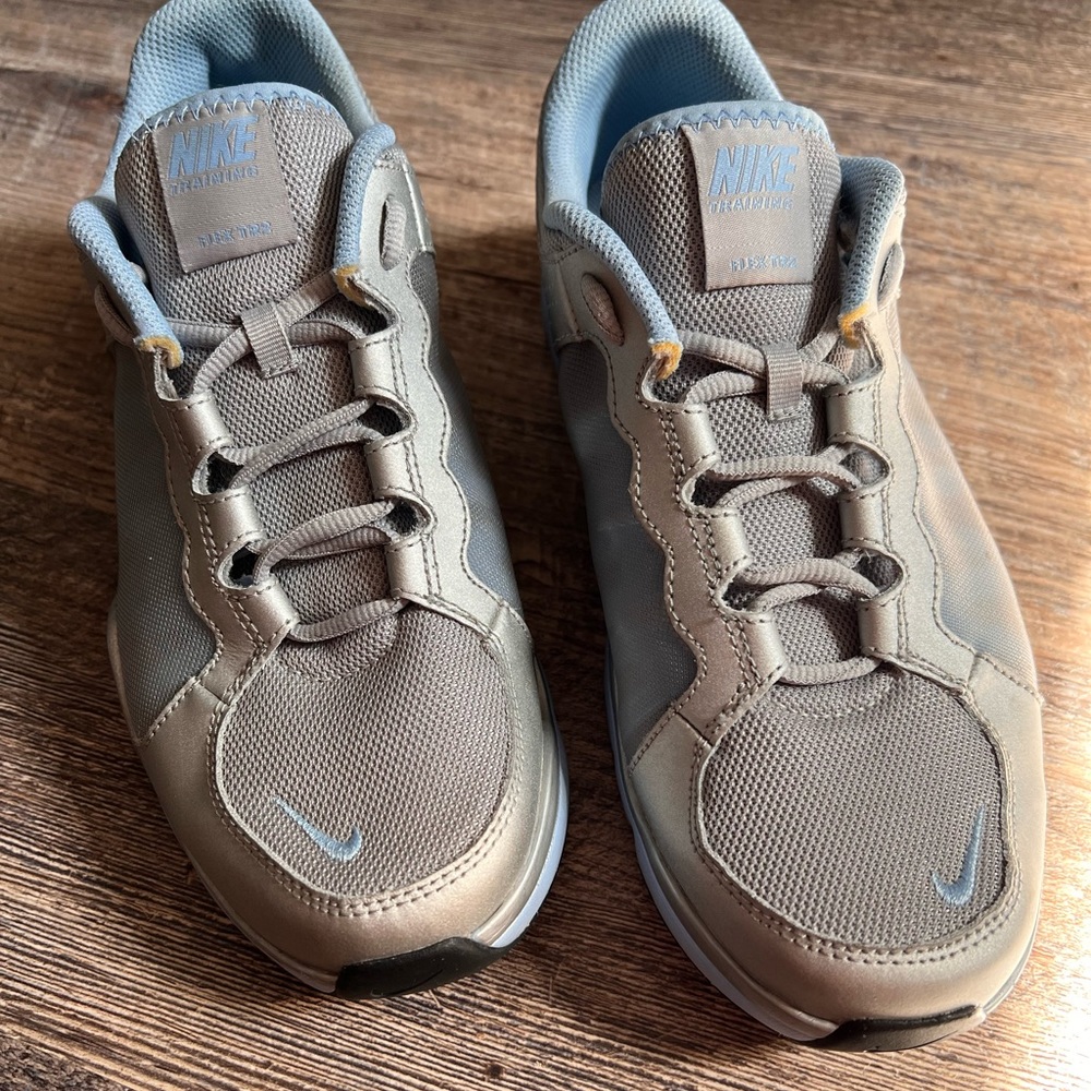 ‼️BOGO SALE‼️ Nike Blue Gray Tennis Shoes Sneakera